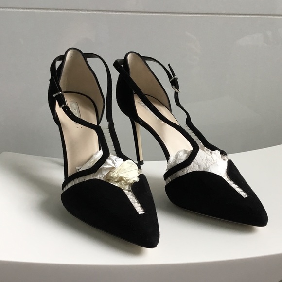 Giorgio Armani black suede heels. - Picture 13 of 16